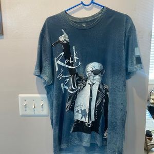 Royalty shirts size L